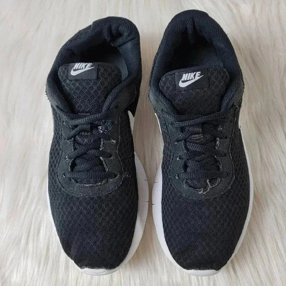 Nike Tanjun Black Lace Up Athletic Running Shoes - Picture 2 of 11
